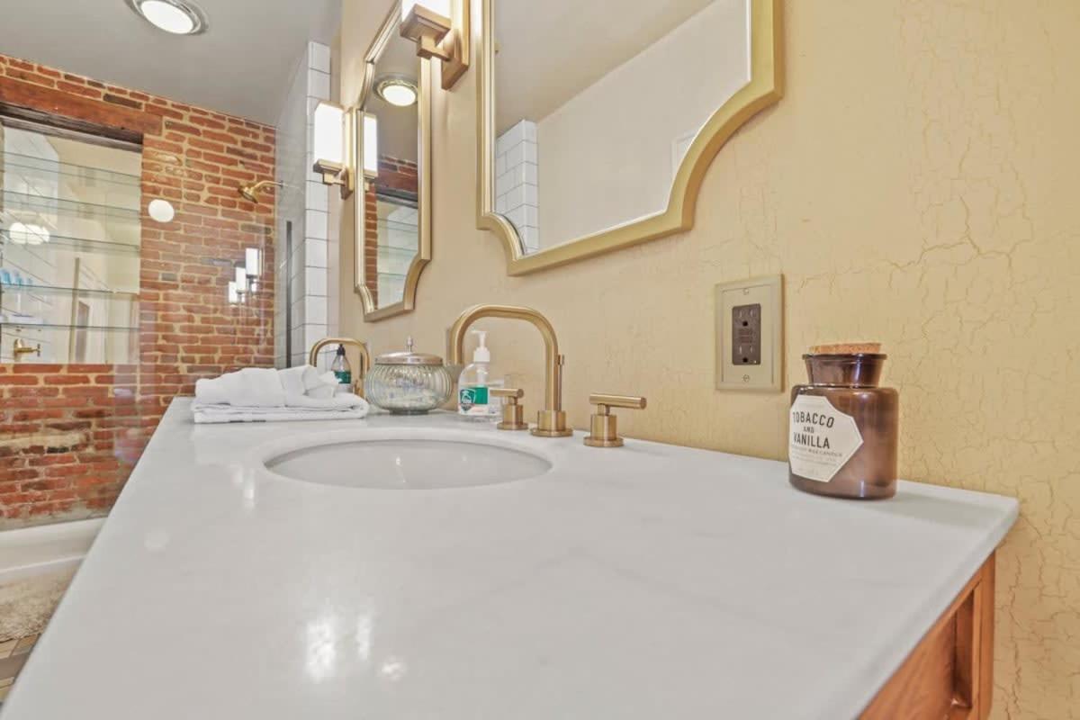 Apartment The Urban Oasis - 2 Bedroom - Great Location
