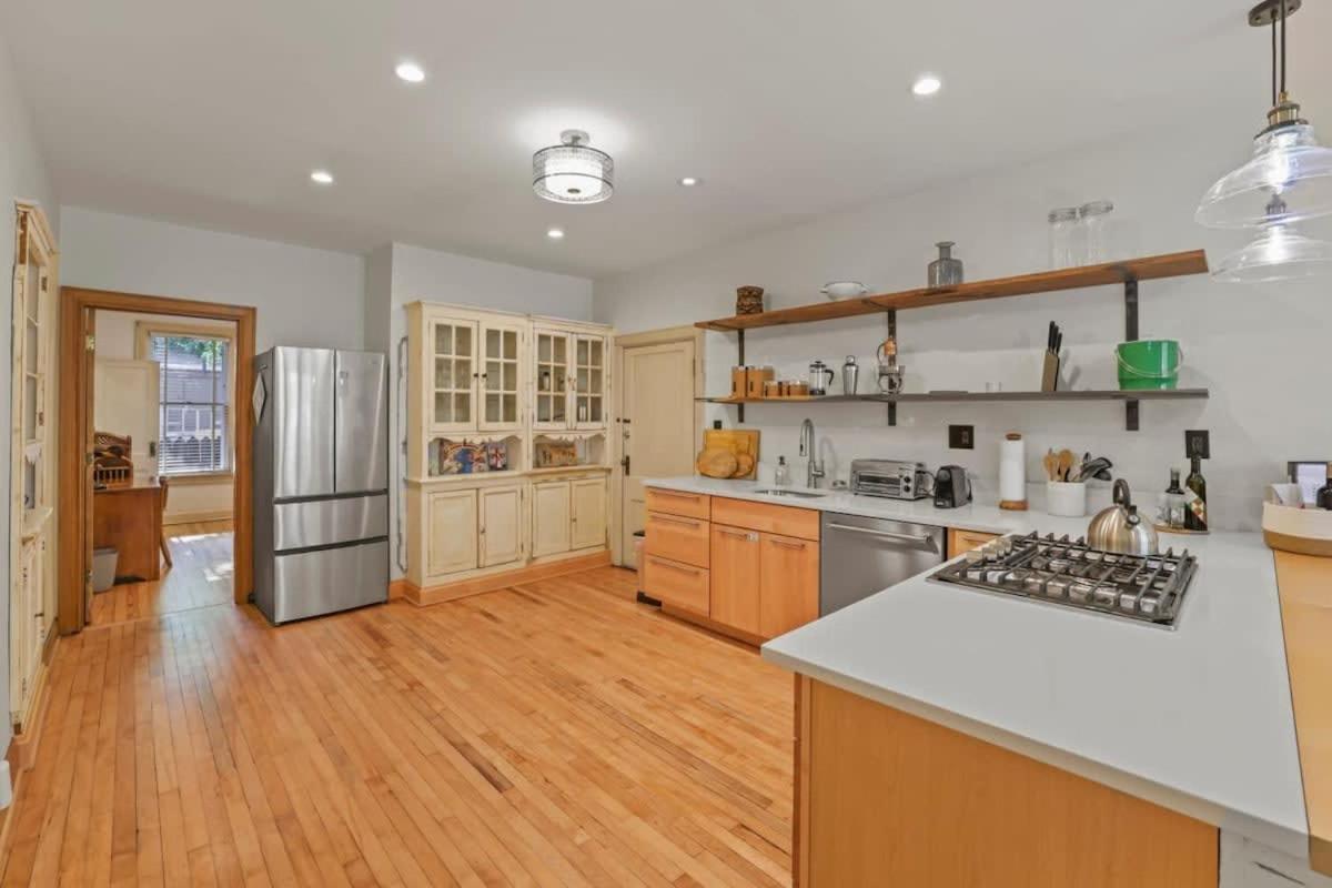 Apartment The Urban Oasis - 2 Bedroom - Great Location *