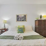 The Urban Oasis - 2 Bedroom - Great Location