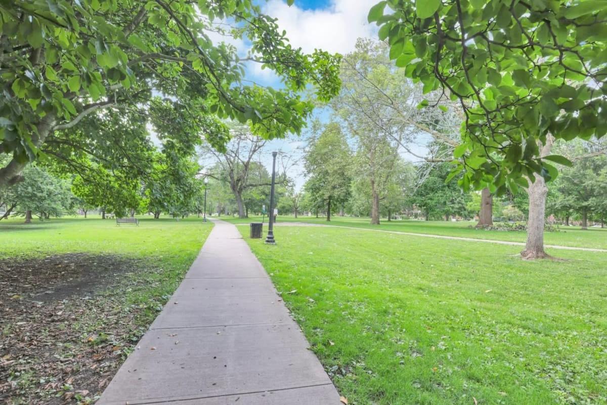 Apartment The Urban Oasis - 2 Bedroom - Great Location