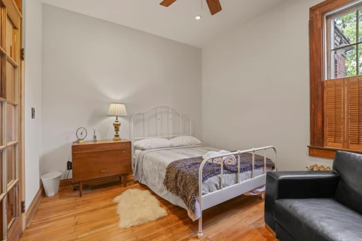 Apartment The Urban Oasis - 2 Bedroom - Great Location *