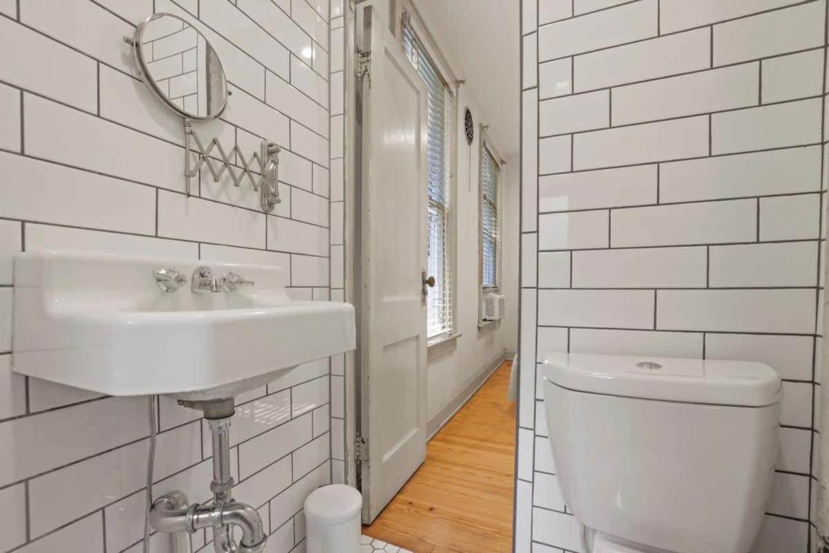 The Urban Oasis - 2 Bedroom - Great Location *