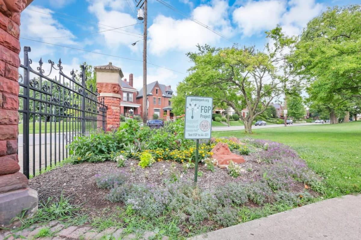 The Urban Oasis - 2 Bedroom - Great Location *